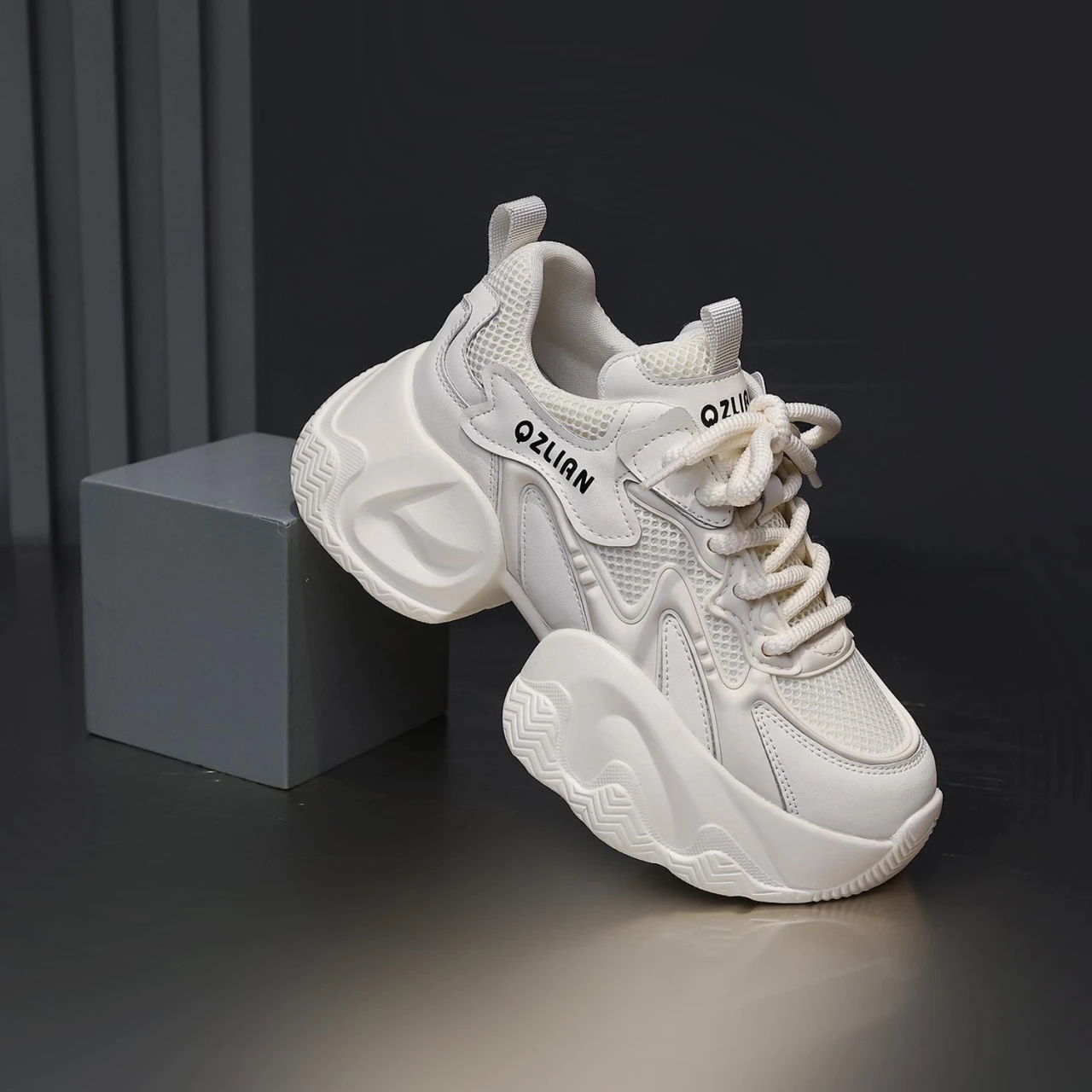 Fashion Shiny Ladies Shoes Sneakers Women Trend 2024 New Spring Platform Lace Up Rhinestone Women Casual Shoes sneakers