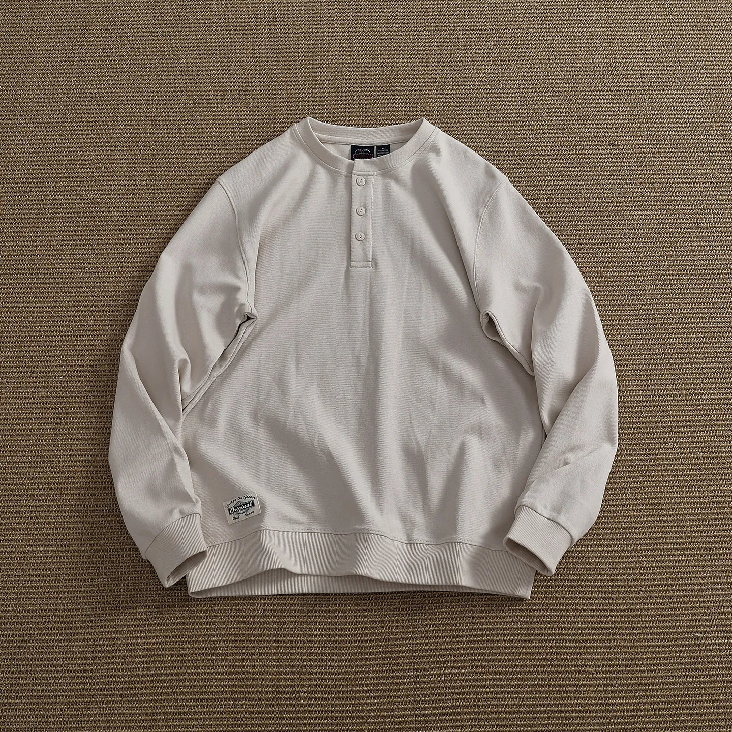 Henry collar long-sleeved sweatshirt for men, breathable fabric raglan cut, simple retro spring and autumn casual top