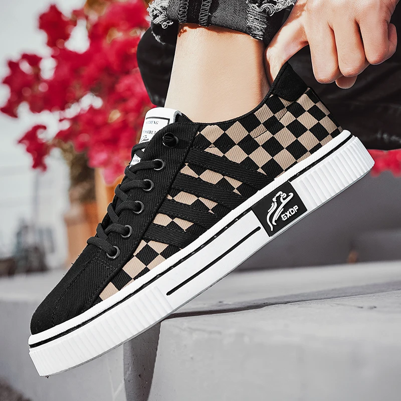 Heren zomer 2025, nieuwe ademende outdoor-casual schoenen, lichtgewicht sportcanvas skateboardschoenen voor heren
