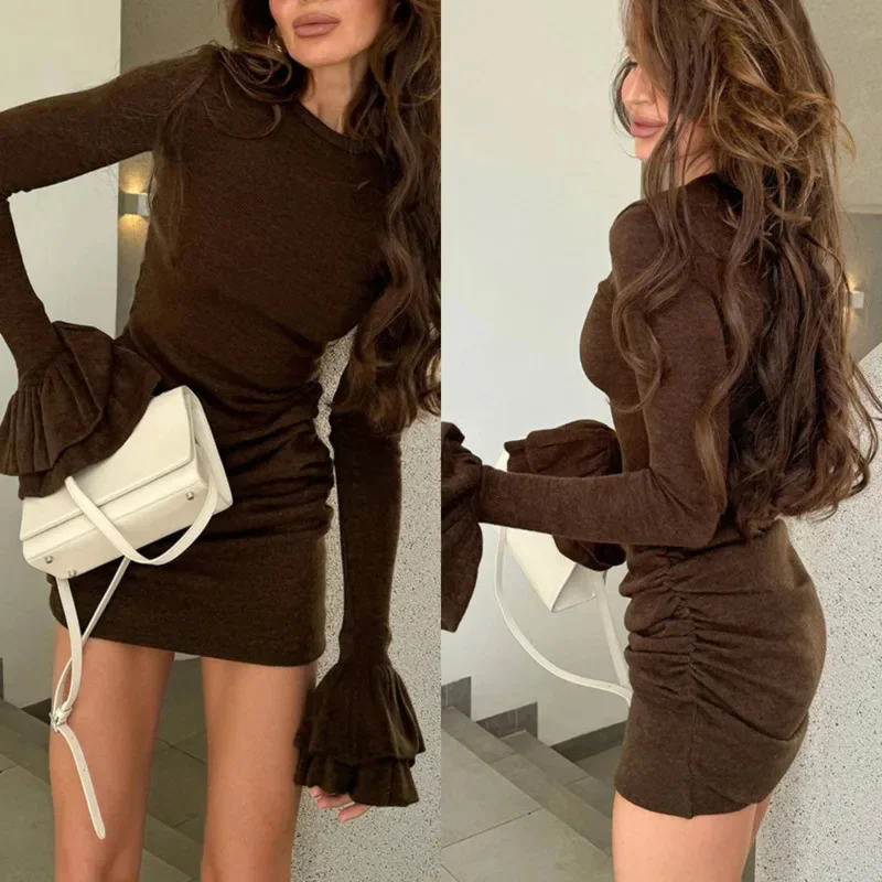 Herbst-Winter-Strick-Minikleid für Damen mit weichem, warmem Stoff, Rundhalsausschnitt, schmale Passform, Silhouette und ausgestellten Ärmeln für lässigen Stil