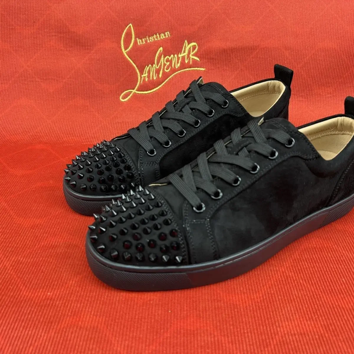 

2025 New Premium Red-Sole Shoes Rivet Decor Lace-Up Low-Top Casual Footwear Stylish Lightweight Durable Fashion Sports Sneakers