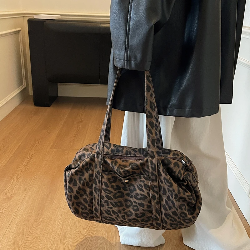 Leopardenmuster-Tragetasche für Damen, große Canvas-Umhängetasche, vielseitige Crossbody-Handtasche, Damen-Shopper-Tasche für Reisen, Arbeit und Alltag. – Detail 9