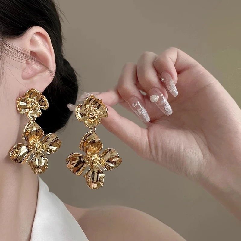 

Light Luxury Full Diamond Long Fringed Earrings High-end Temperament Exaggerated Long Earrings
