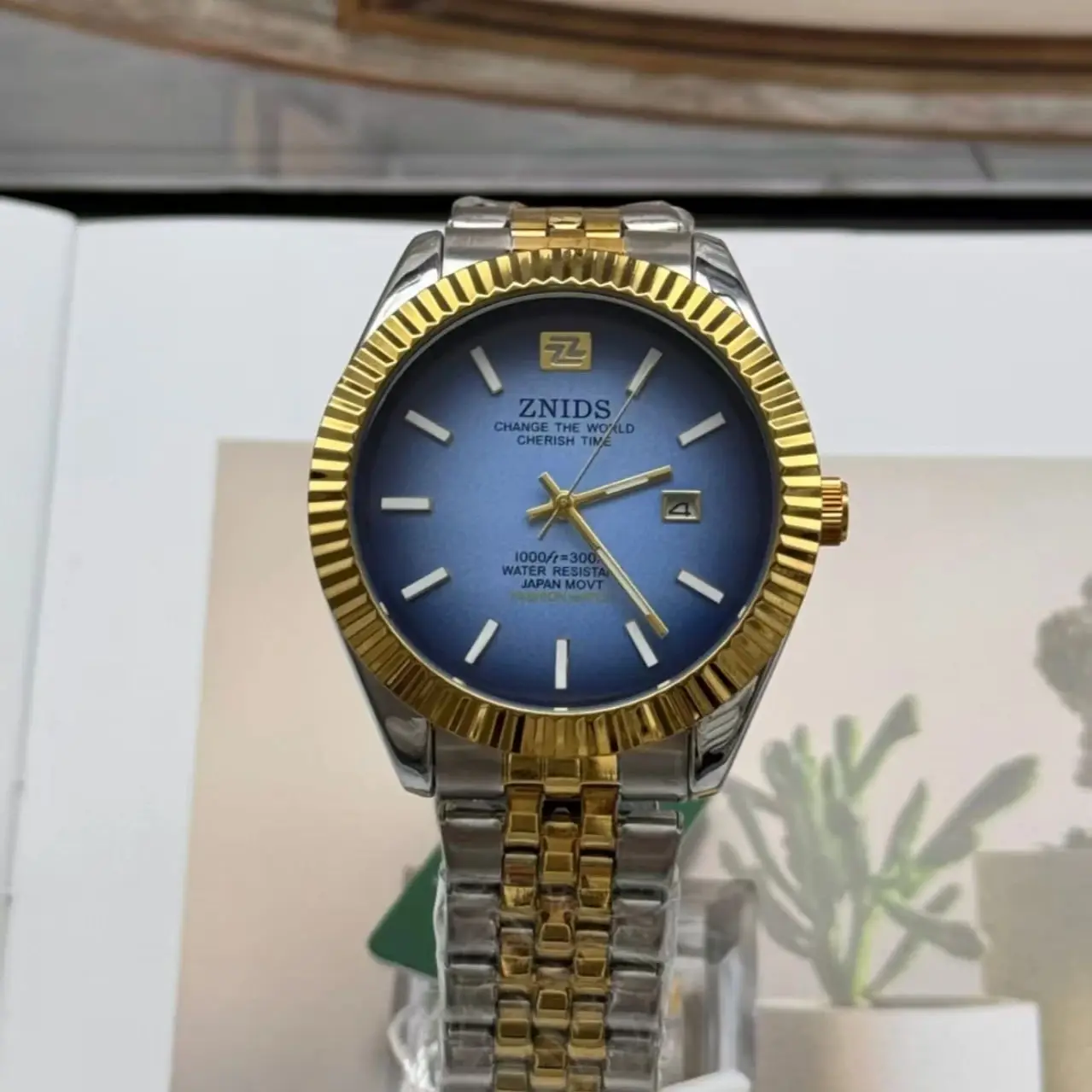 

High-End Business Luxury Men's Watch, Skeleton Design, Round Dial, Stainless Steel Strap, Butterfly Clasp, with Calendar Display, European and American Style, High-End Light Luxury Fashion Accessory, Suitable for Various Occasions, the Best Gift for Him