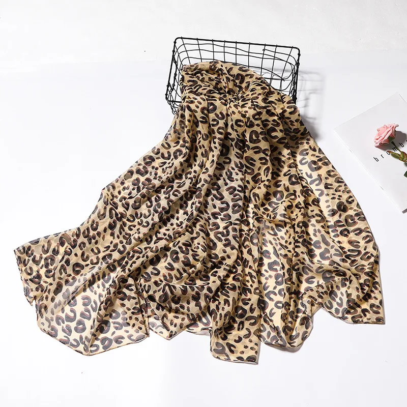Bufanda de seda grande con estampado de leopardo para mujer, bufanda fina, bufanda de seda estampada para primavera y verano
