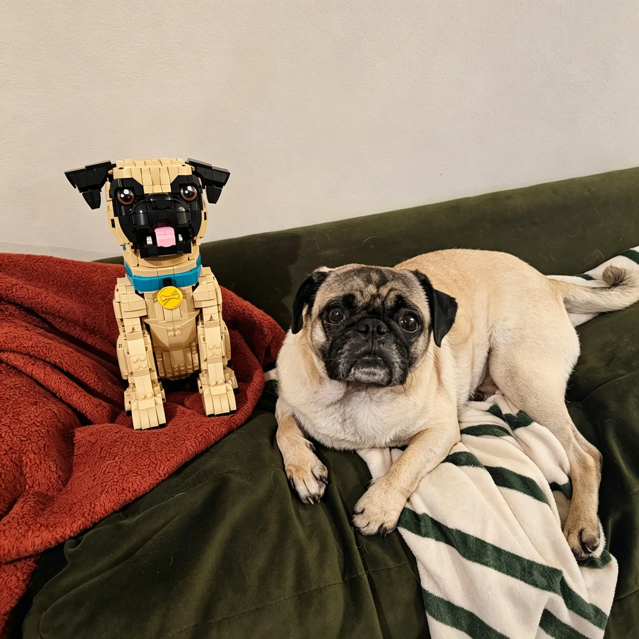 2047pcs MOC Pug Buildable Dog Icons Model Building Blocks Christmas Gift Toy Idea DIY Creative Collection Education Craft Design