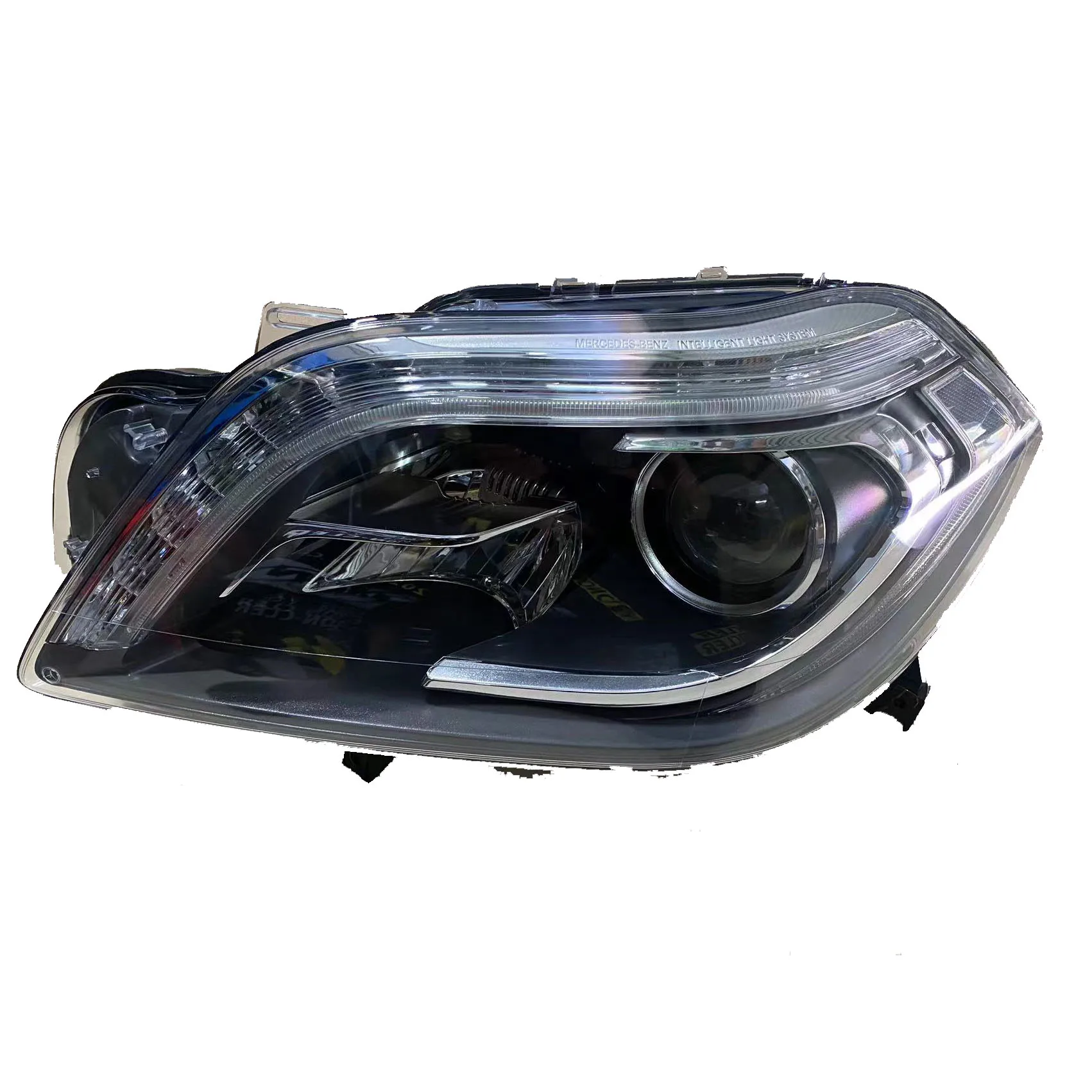 

Apply to A1668207461/361 new product durable original equipment manufacturers automotive headlamps.