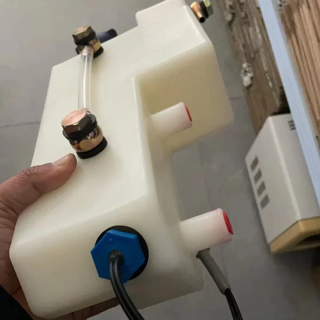 05903301 05903297 قطع غيار أسطوانة الطريق Bomag تعويض خزان المياه