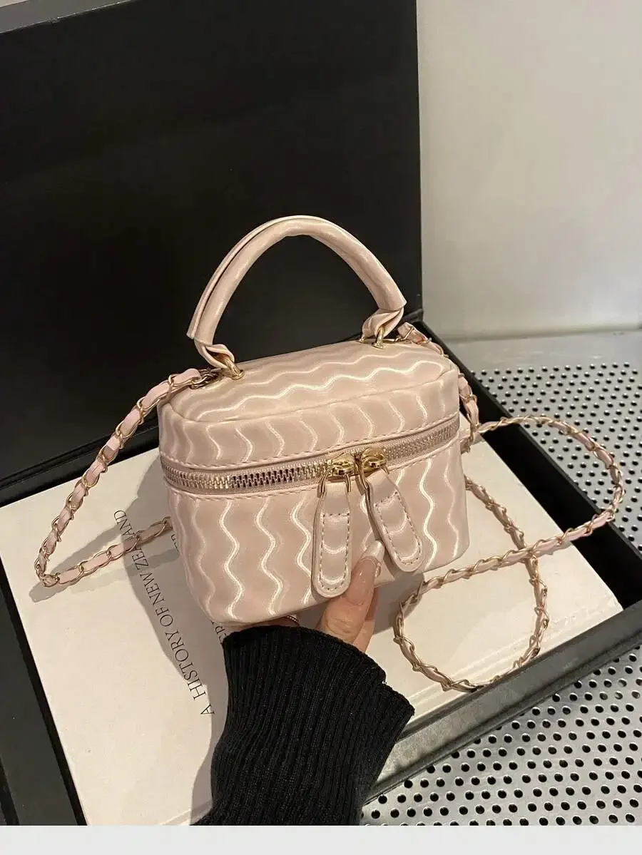 

Lightweight Mini Chain Bag With Quilted Wave Pattern Handbag For Women