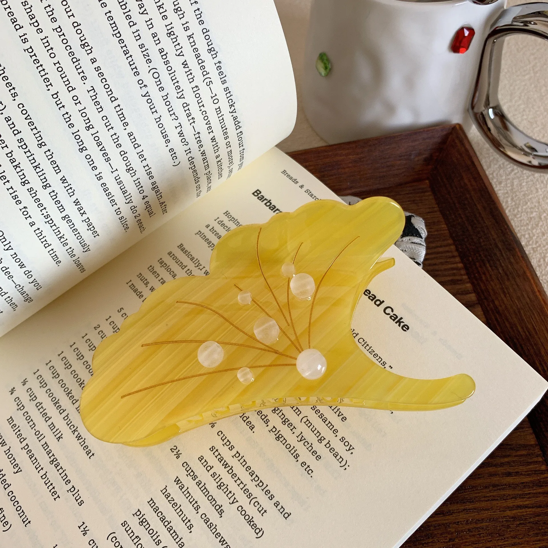 Muweordy New Yellow Ginkgo Leaf Hair Claw Acetate Claw Clip Creative  Leaves Shark Clips Hair Clip Hair Accessories for Women