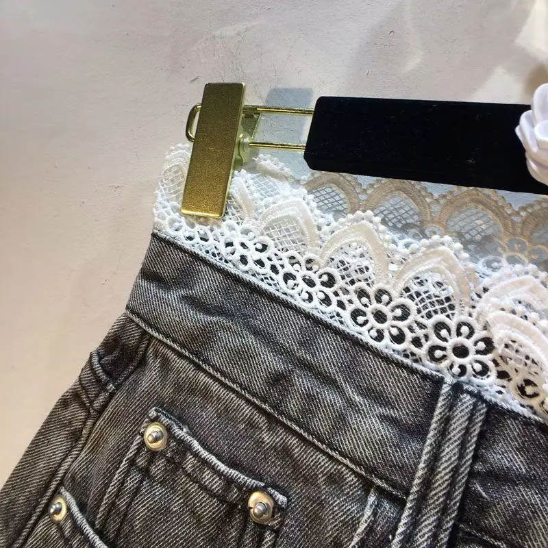 2026 Summer New Splicing Hook Lace High Waist Burr Denim Shorts Hot Pants Women