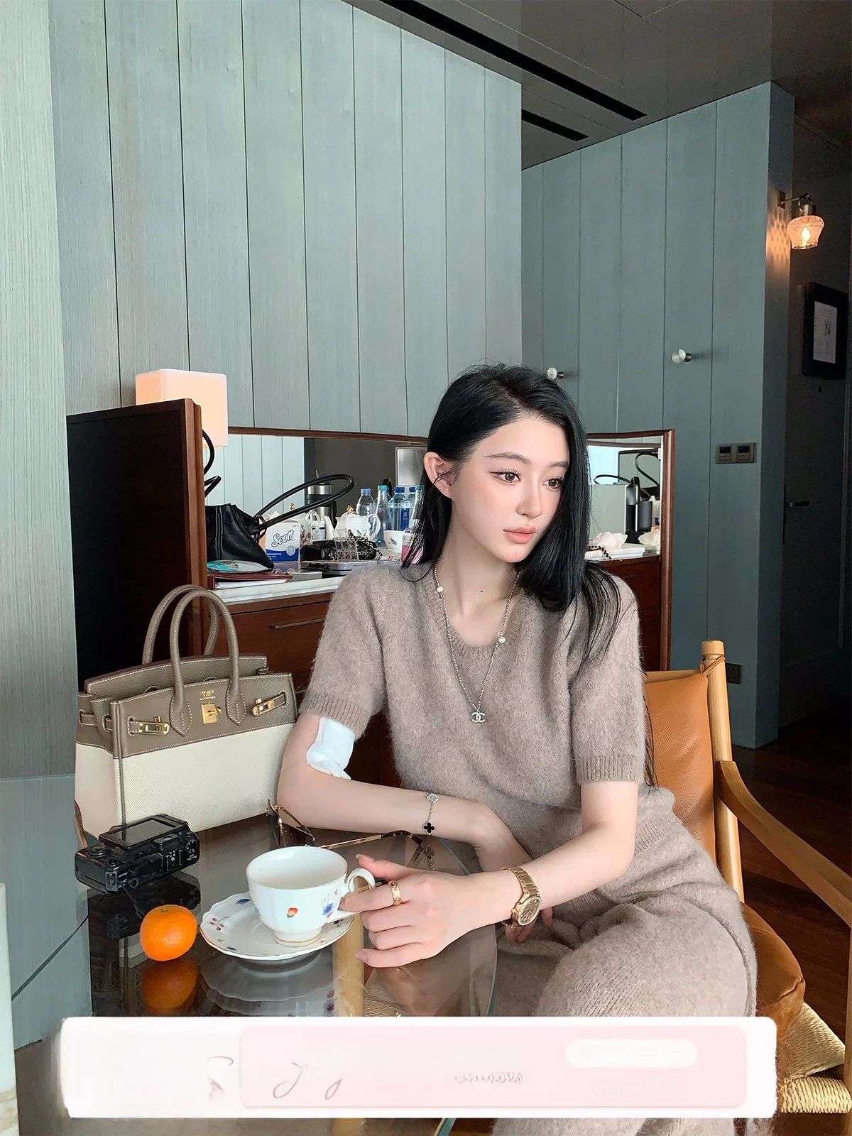 

Удобный вязаный комплект из свитера с круглым вырезом и свободных брюк, повседневный комплект из двух предметов для женщин.