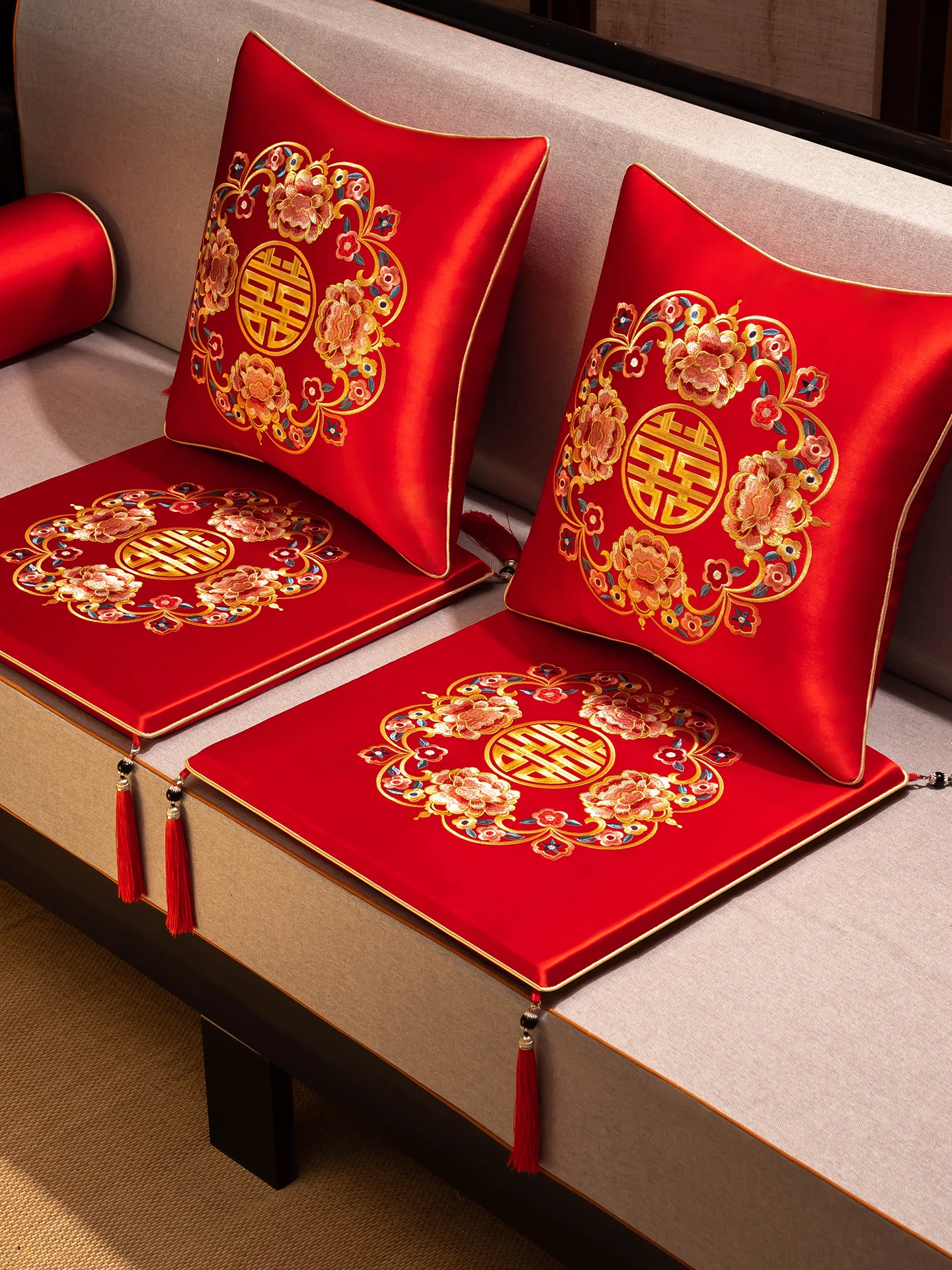 tappetino-per-cerimonia-nuziale-per-coppia-di-sposi-tappetino-per-bacio-e-benedizione-tappetino-rosso-per-celebrazione-coppia-sposo-sposa