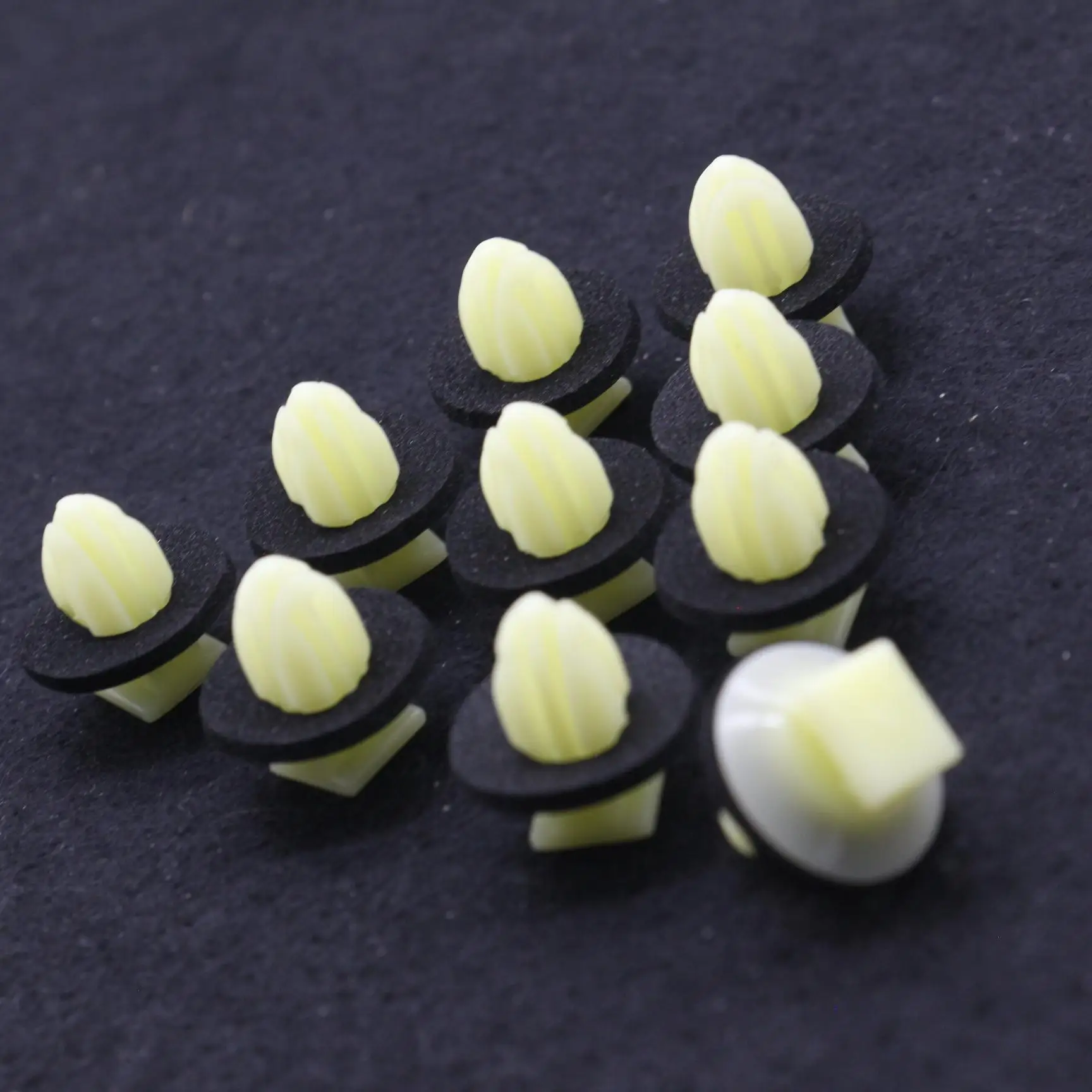 

10 шт. нейлоновые зажимы для крепления на четверть вентиляционных отверстий, подходят для Toyota Highlander RAV4 Lexus RX350 RX450h 62955-50010