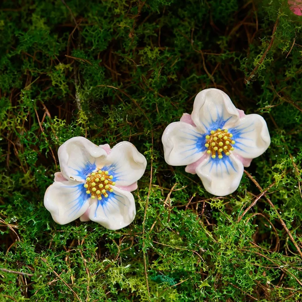 New French Light Luxury Dogwood Flower Stud Earrings Hand-painted Enamel Earrings for Women Niche Design Fresh Elegant Earrings