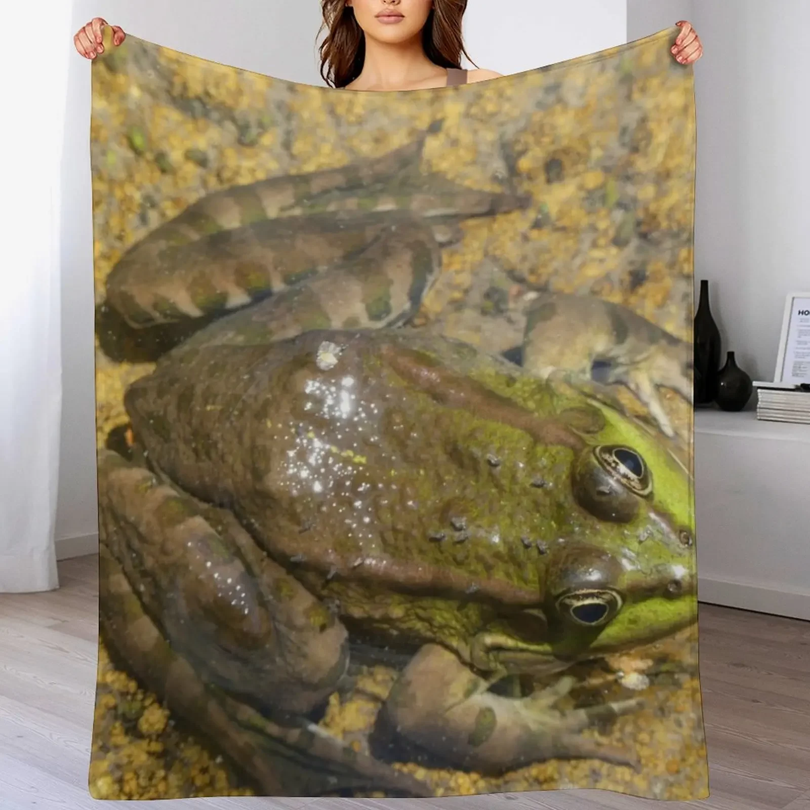 

Green frog view from above Throw Blanket Hairys Thermal Furry Quilt Blankets