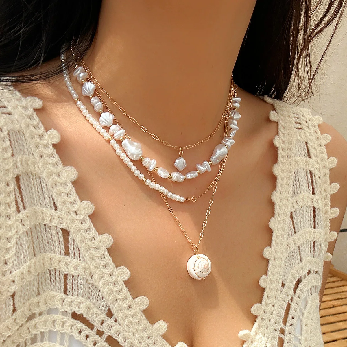 Retro Pearl Shell Pendant Necklace Women 2024 Multi layered Gold Color Metal Strands Zhuhai Western Style Girls Fashion Jewelry