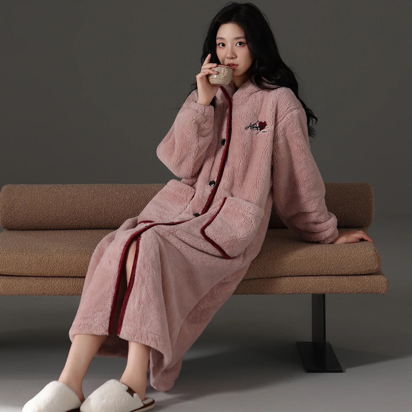 women's-winter-warm-coral-fleece-robe-knee-length-plus-size-sleepwear-bathrobe-flannel-home-clothes-cardish-brand-simple-style