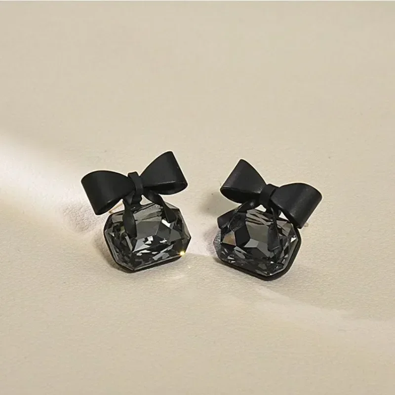 New Korean Black Bow Crystal Stud Earrings Simple and Small Retro Temperament Cold Wind Earrings