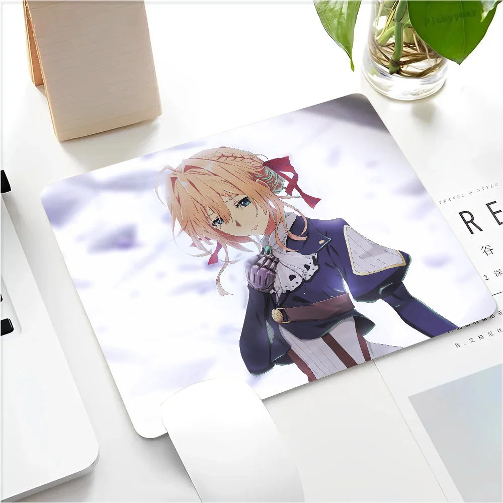 Violet Evergarden Anime Mousepad Small LockEdge Mouse Pad For Gamers Computer Desk Pad Anti-slip Rubber