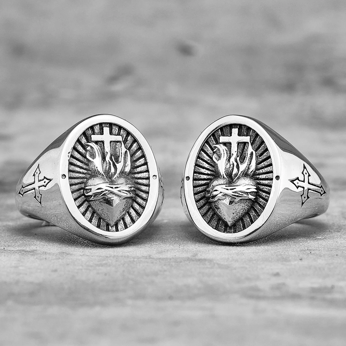 Heart of God Religious Cross S - огляд і ціна Chrome Hearts Ring