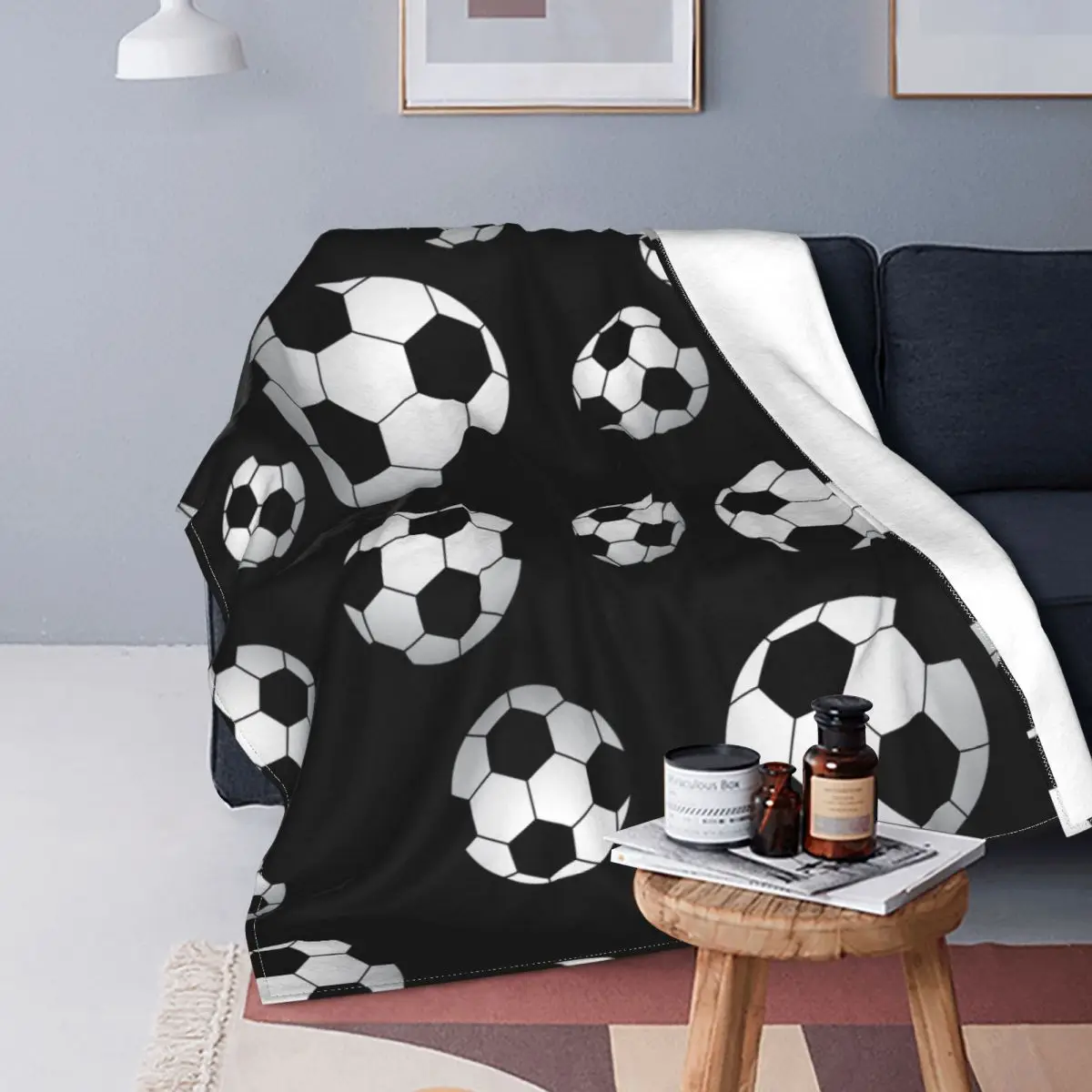 Soccer Pattern Knitted Blanket Football Balls Sports Flannel Throw Blankets Home Couch Personalised Ultra-Soft Warm Bedsprea