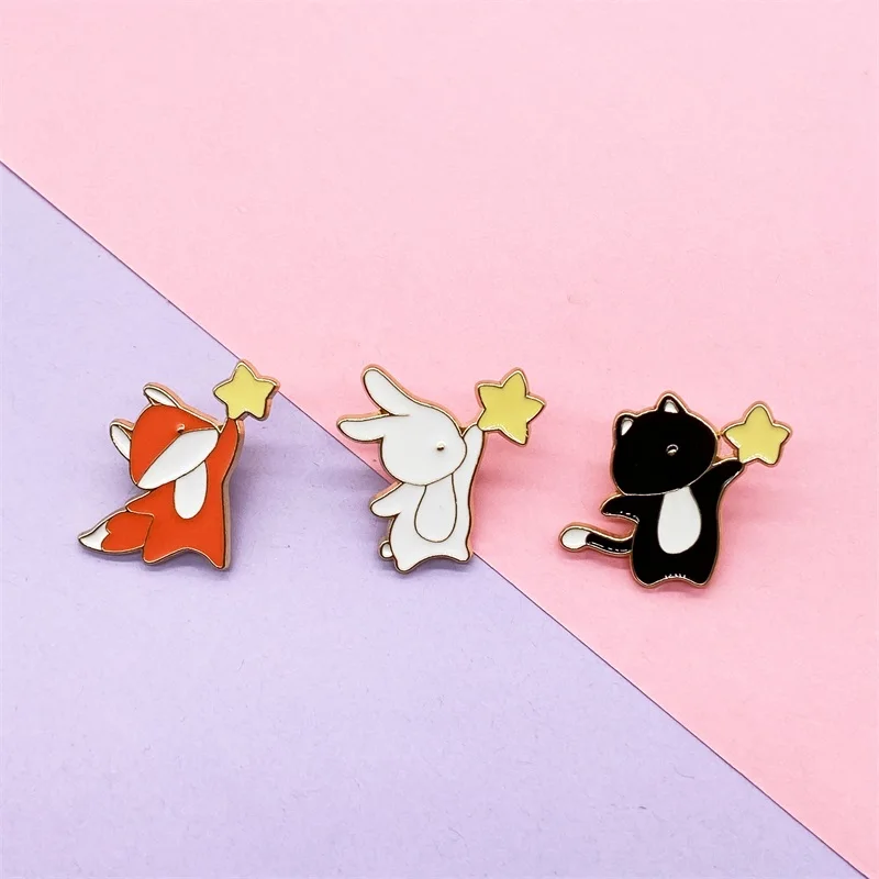 Creative Hand Picking Stars Alloy Enamel Brooch Cartoon Cute Little Fox Rabbit Holding Star Badge Bag Clothing Pin Jewelry Gift