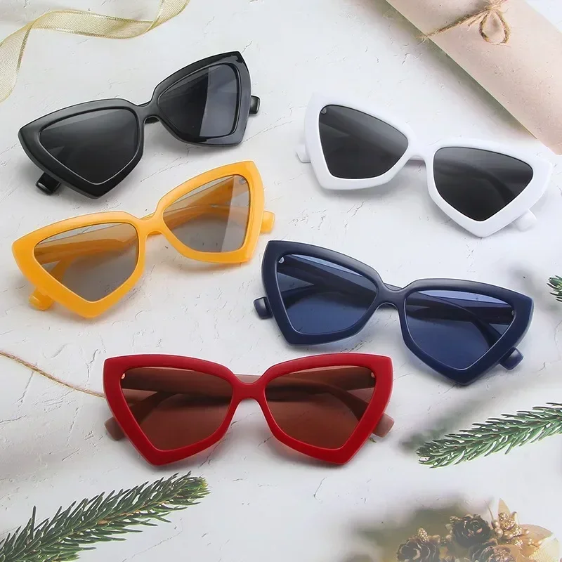 New Fashion Triangle Black Frame Cat Eye Sunglasses Women UV Resistant and Sunscreen Glasses Солнцезащитные Очки Для Мужчин