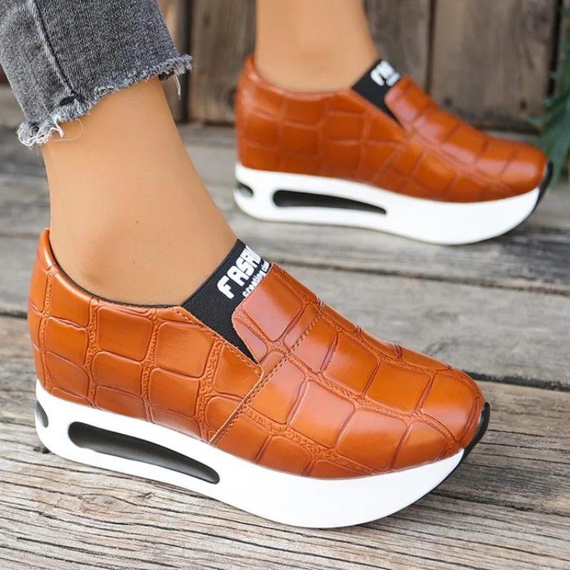 Damen Übergrößen Neue Freizeitschuhe, Frühling, Sommer, Herbst, Winter Flache Mittelhohe Laufschuhe Sport-Sneaker