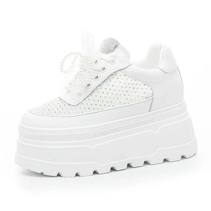 

Дышащие тапочки из микрофибры с воздушной сеткой, 10 см, на плоской подошве, с круглым носком, на платформе, на танкетке, брендовые женские сандалии, блестящая обувь