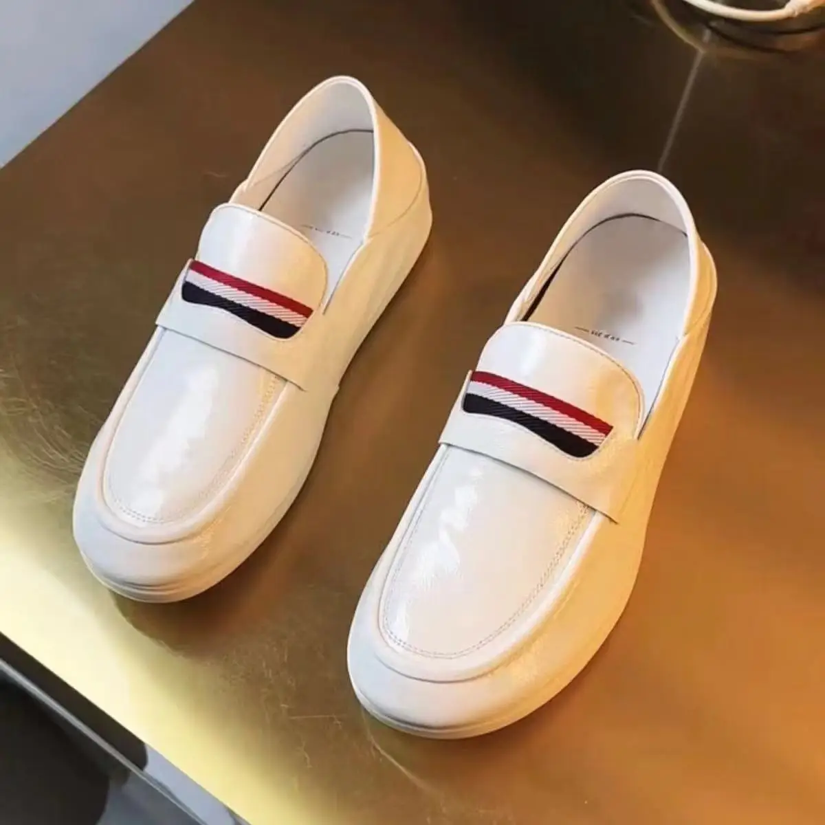 

Men Genuine Leather Casual Shoes Fashion Comfortable Flat Shoes Young Man Handsome Slip-on Loafers Driving Shoes