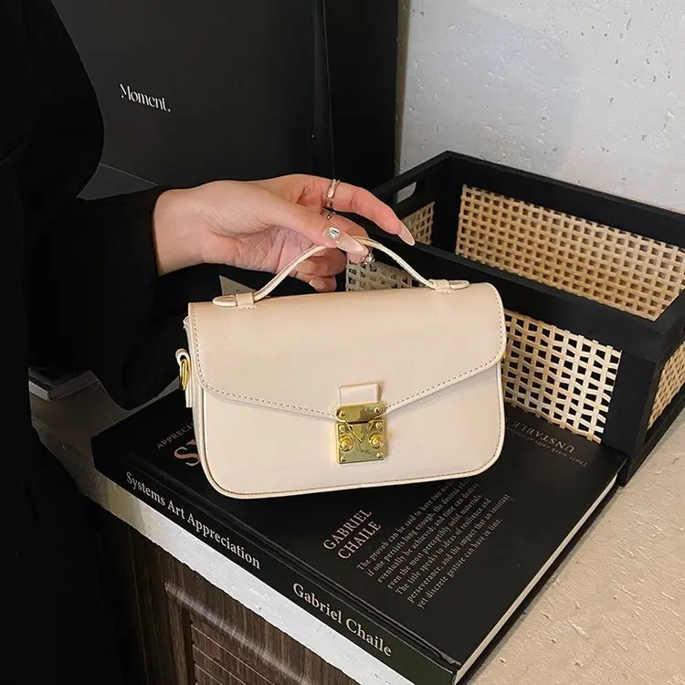 

Elegant Women's Tote Bag – Stylish & Versatile Shoulder Bag Crossbody Carry Option