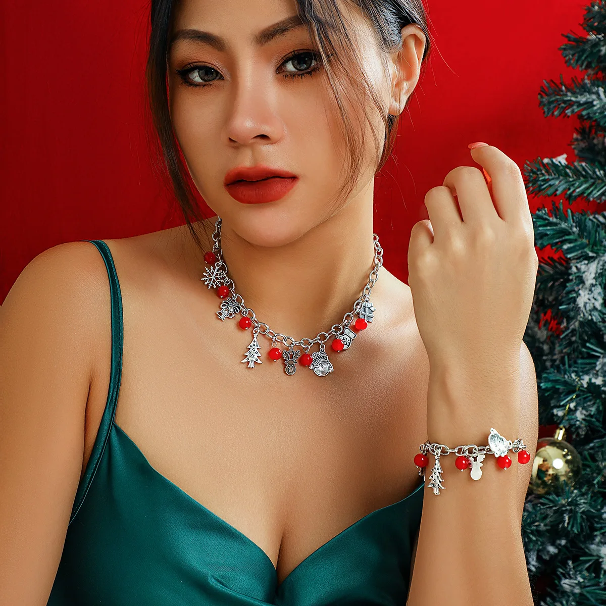 Bell Pendant Necklace Red Acrylic Beads Christmas Creative Jewelry for Women Holiday Party Gift Adjustable Lightweight Unique