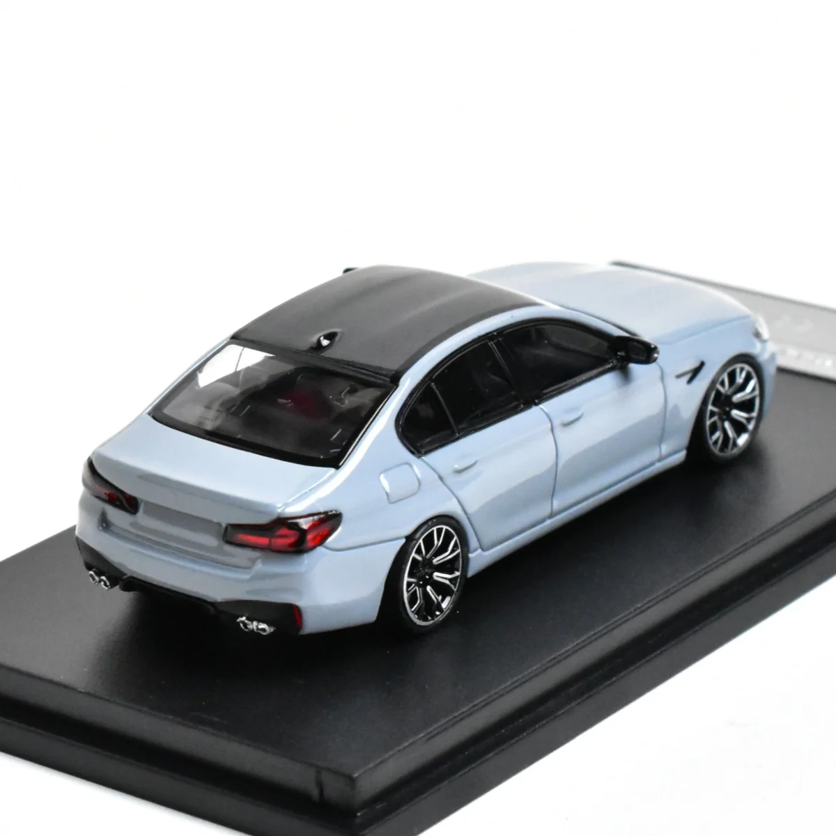 MJ 1:64 M5 F90 Sammlermodellauto aus Druckguss – Detail 12