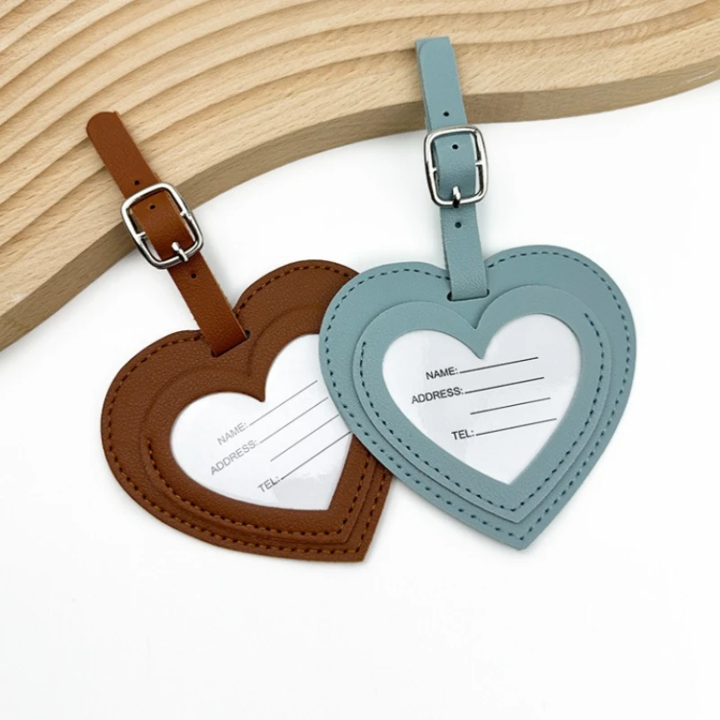 Etykieta bagażowa w kształcie serca ze skóry PU, zawieszka do walizki z adresem, identyfikator do bagażu, klips z imieniem i adresem, akcesoria podróżne