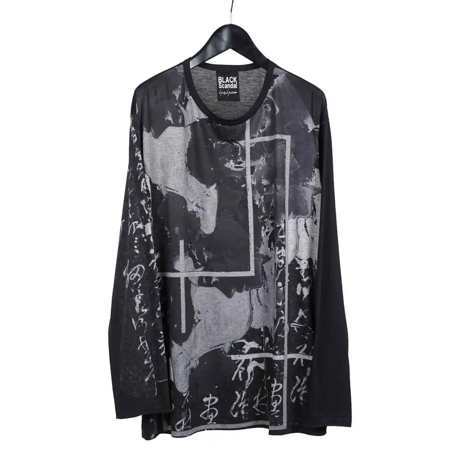 

Черный вязаный пуловер с круглым вырезом и принтом TOP-YAMAMOTO — простой и универсальный новый модный осенне-зимний бренд.