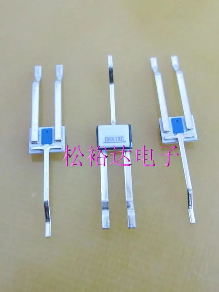 Original New 100% D6X1XC D6X-A-FS-01 three terminal temperature fuse 12A 32V 139-degrees