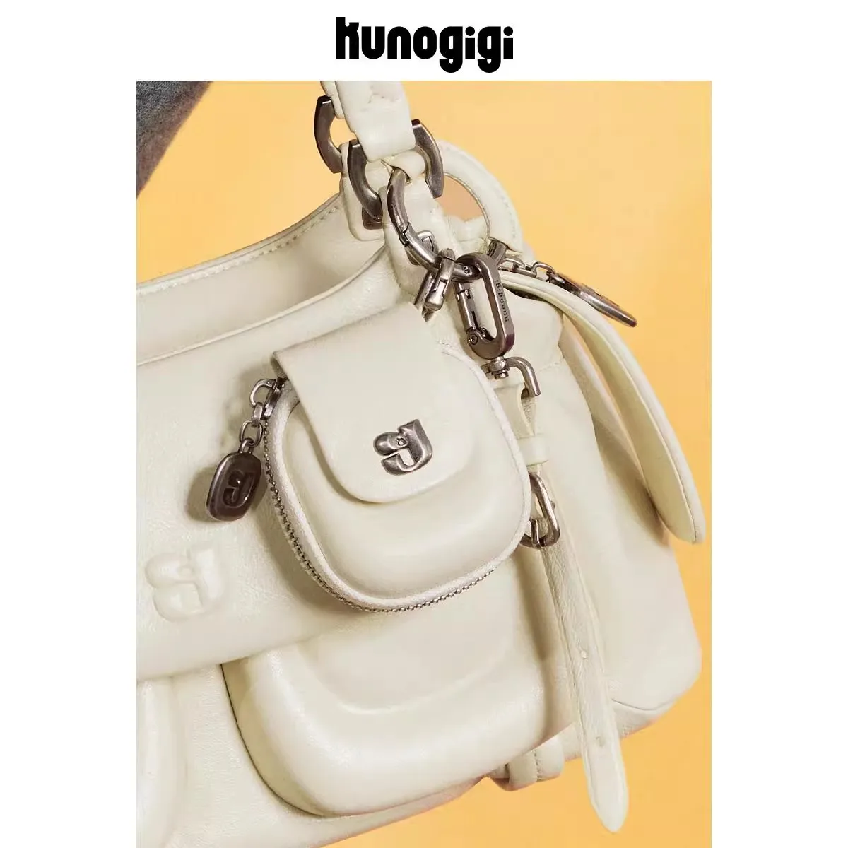 

KUNOGIGI Piggy Earphone Case Bag Accessory