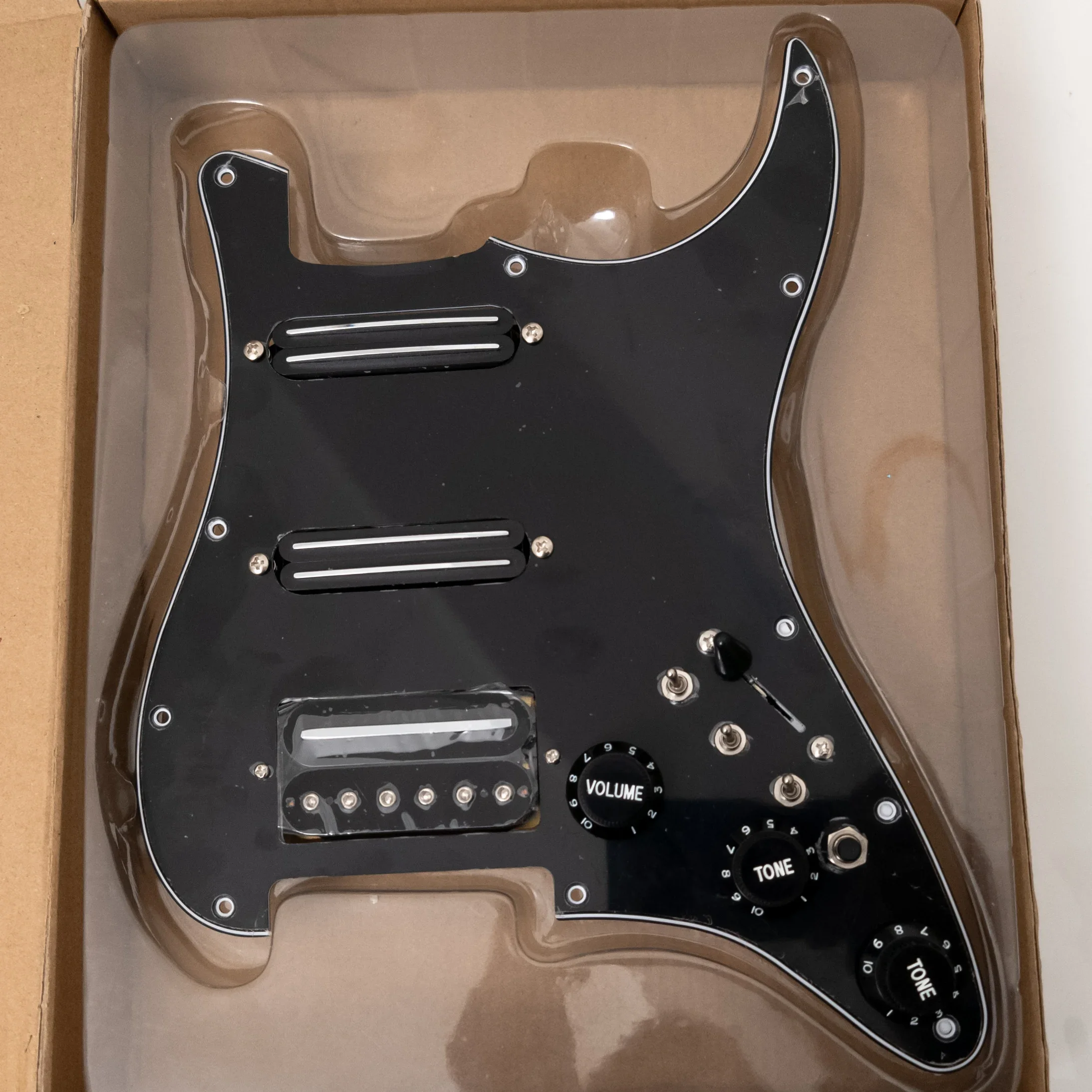 

Guitar Prewired Loaded Pickguard Set with Coil Splitting SSH Humbucker Pickups Set for ST Style Electric Guitar