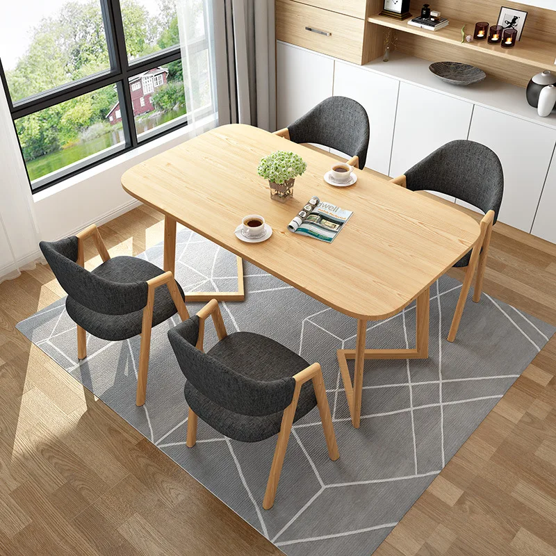 Tavolino da conferenza semplice e moderno nel riposo del negozio di riunioni, sala reception, ufficio, area ospite, tavoli e sedie