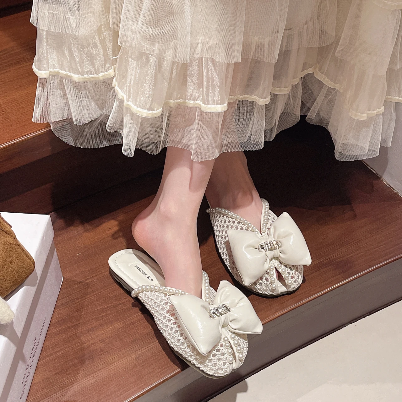 المرأة الجنية الرياح بلون باوتو النعال الصيف موضة جديدة الكورية القوس الديكور جوفاء تنفس نعال مسطحة. #5