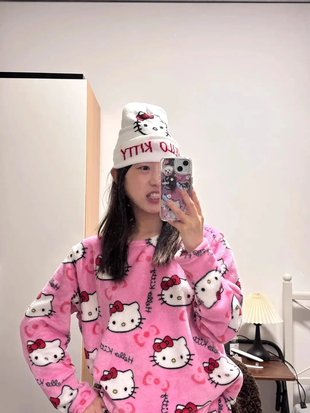 بيجامة هالو كيتي، سميكة للخريف والشتاء، كارتونية، لطيفة، ومناسبة لمجموعات الملابس المنزلية غير الرسمية.