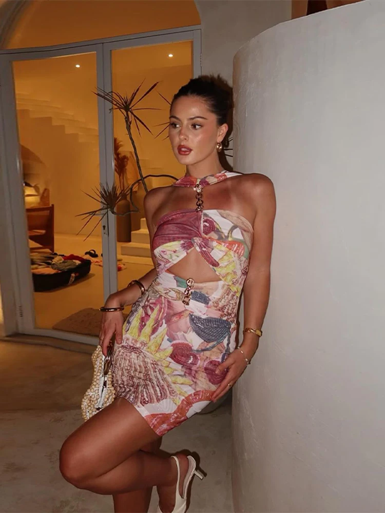 Şık Baskı Metal Halka Toka Ekleme Kadın Mini Elbise Seksi Hollow Out Backless Kat Ince Elbiseler Bayan Yeni Akşam Parti Elbisesi