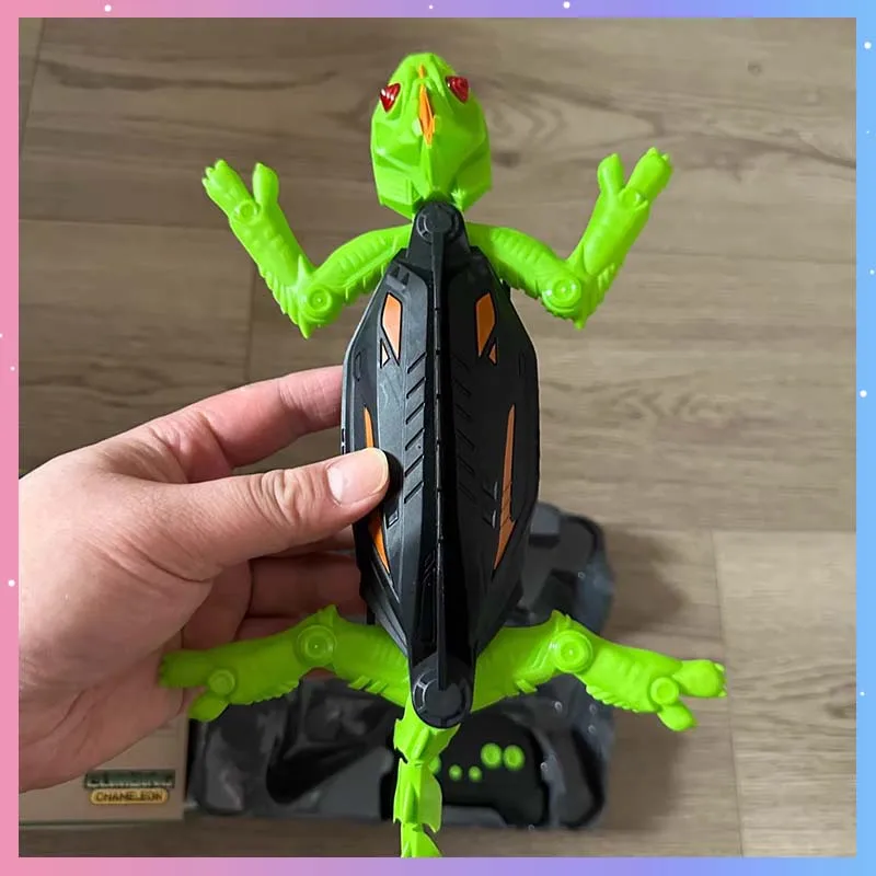 ของเล่น RC ปีนกำแพง ตุ๊กตาแมลงสาบ RC ของเล่นรีโมทคอนโทรลไฟฟ้า รถปีนกำแพงรูปสัตว์ รถกิ้งก่า ของขวัญวันเกิดสำหรับเด็ก