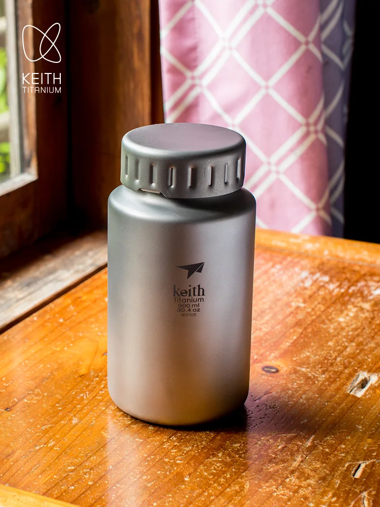زجاجة مياه رياضية من كيث تيتانيوم - 0.9 لتر/1.2 لتر أدوات شرب للتخييم في الهواء الطلق بسعة كبيرة مع غلاية واسعة الفم غير ملولبة