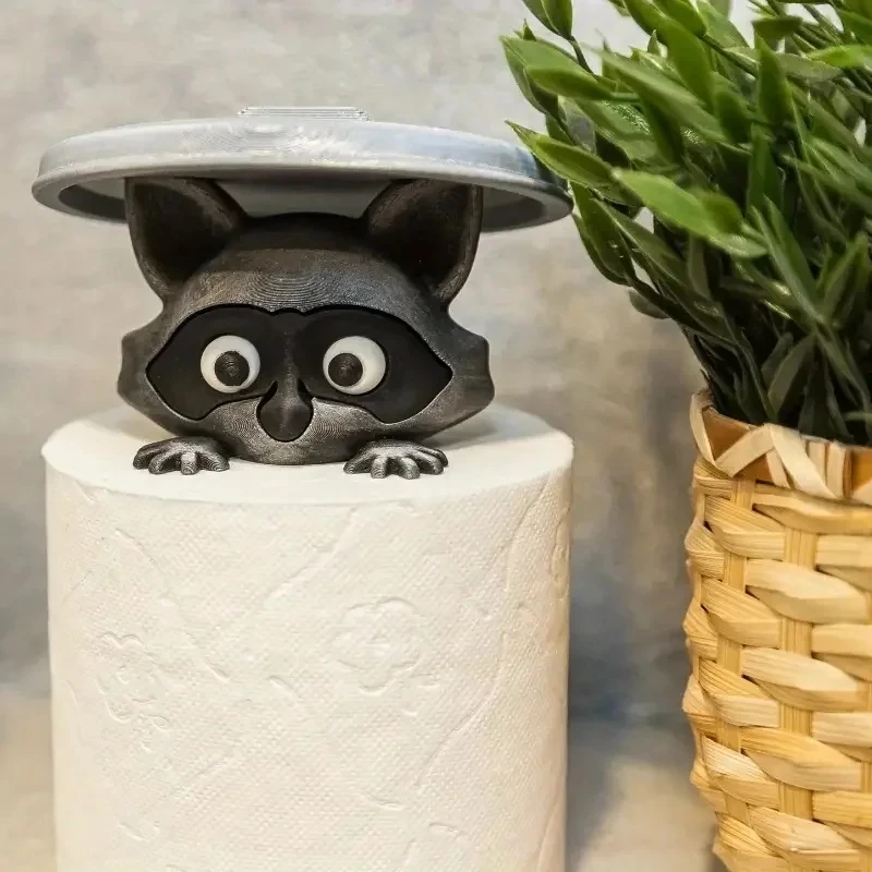 Soporte de papel higiénico de mapache, decoración de baño juguetona con tapa de cubo de basura, Idea de regalo única, accesorio divertido para el hogar