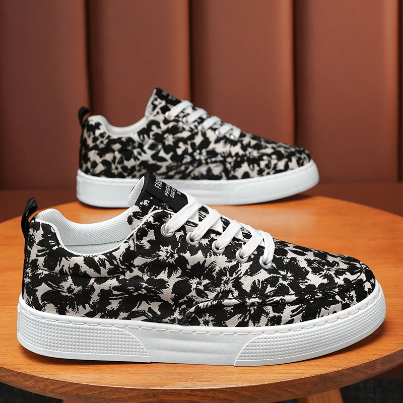 New Men Sneakers Casual Mens Designer Ethnic Style Board Shoes Fashion Fabric Breathable Increased Internal Flat Platform Shoes