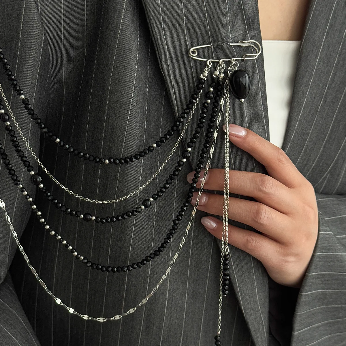 Punk Hip Hop Long Crystal Brooch for Women Fashion Multi-layer Beaded Tassel Chain Lapel Pin Accessory Trendy Jewelry view 3