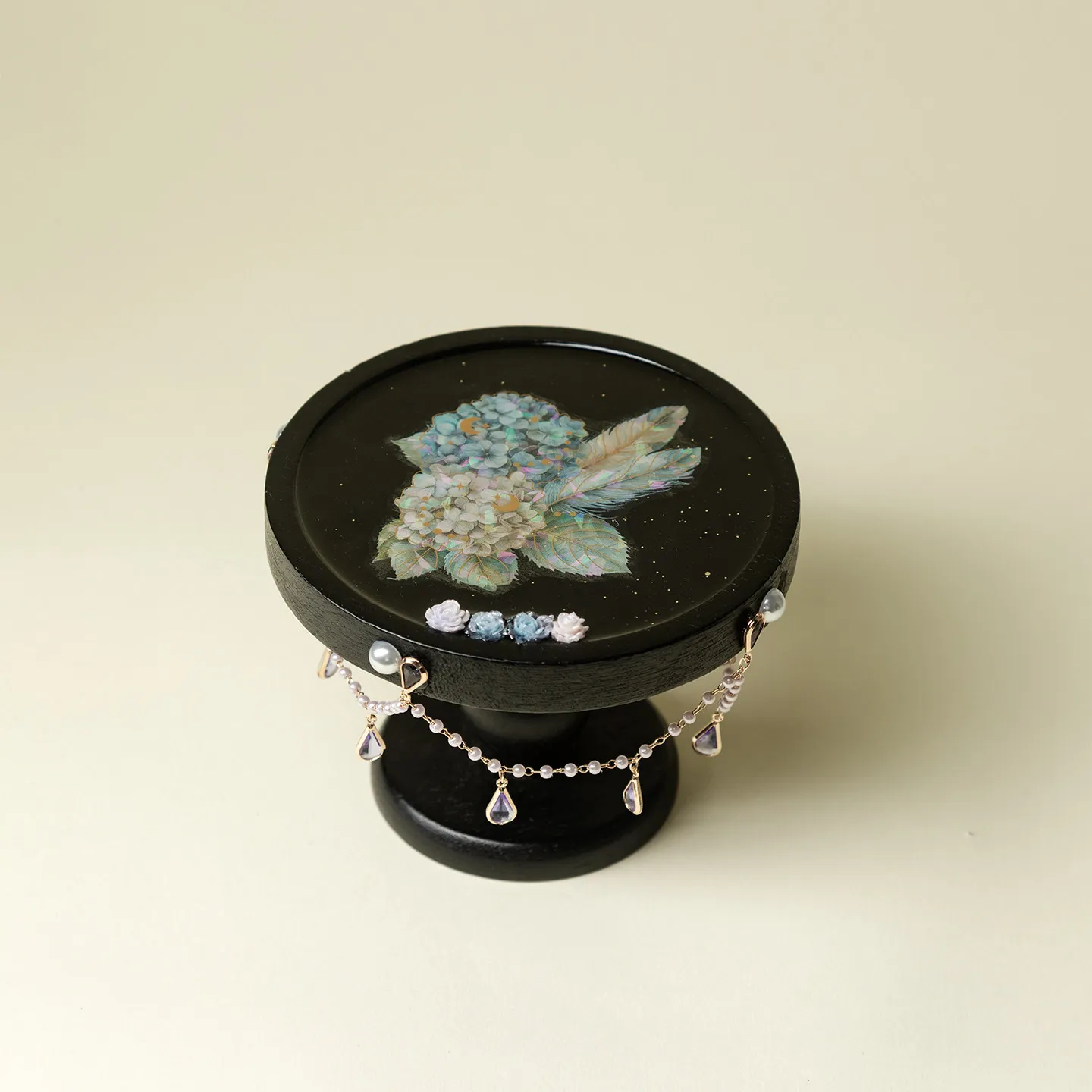 From things to goodness, exquisite pearl chain jewelry storage table DIY pinched flower solid wood display table light luxury