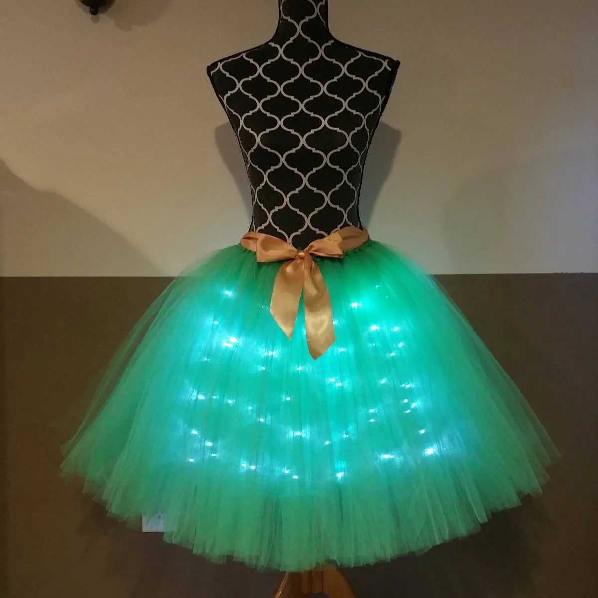 

Adult Led Light Up Tutu Skirt Women Nightclub DJ Dance Stage Suit New Party Rave Outfit White Black Ballet Costume